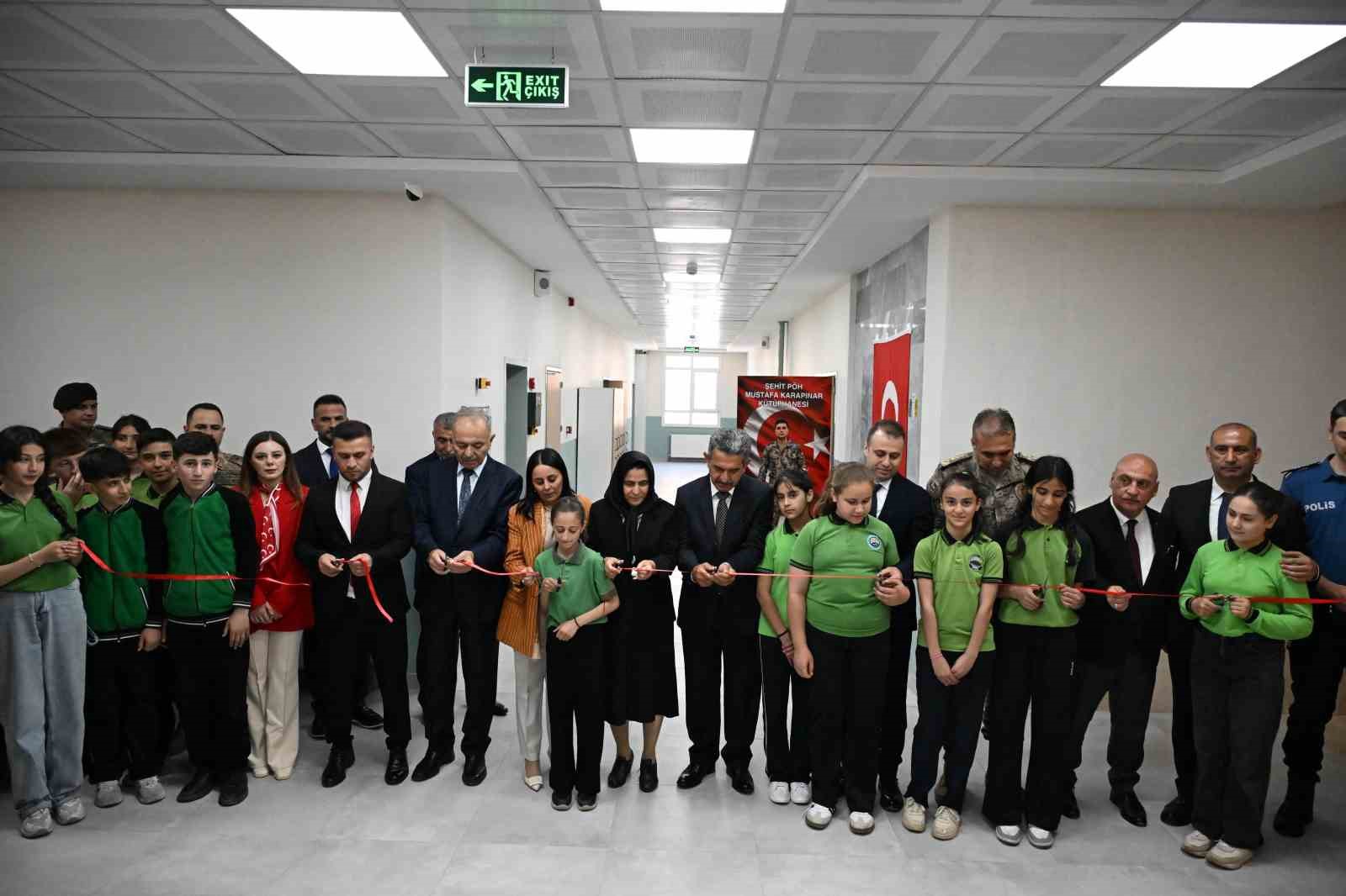 vali-ekici-bu-topraklar-icin-can-vermeye-hazir-bir-milletiz