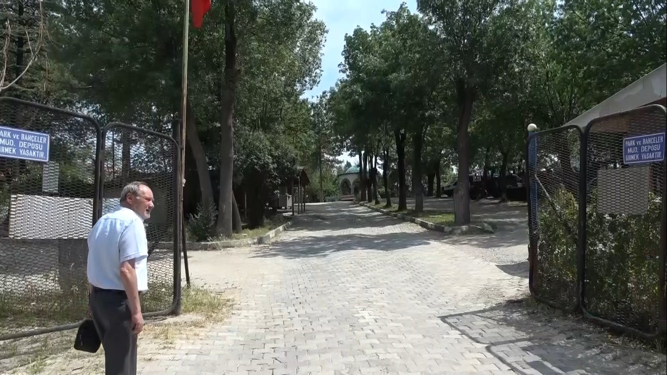 karagoz-ahmed-pasa-nin-kutahya-daki-kabri-ve-tarihi-alan-icin-ziyarete-acilmali-cagrisi