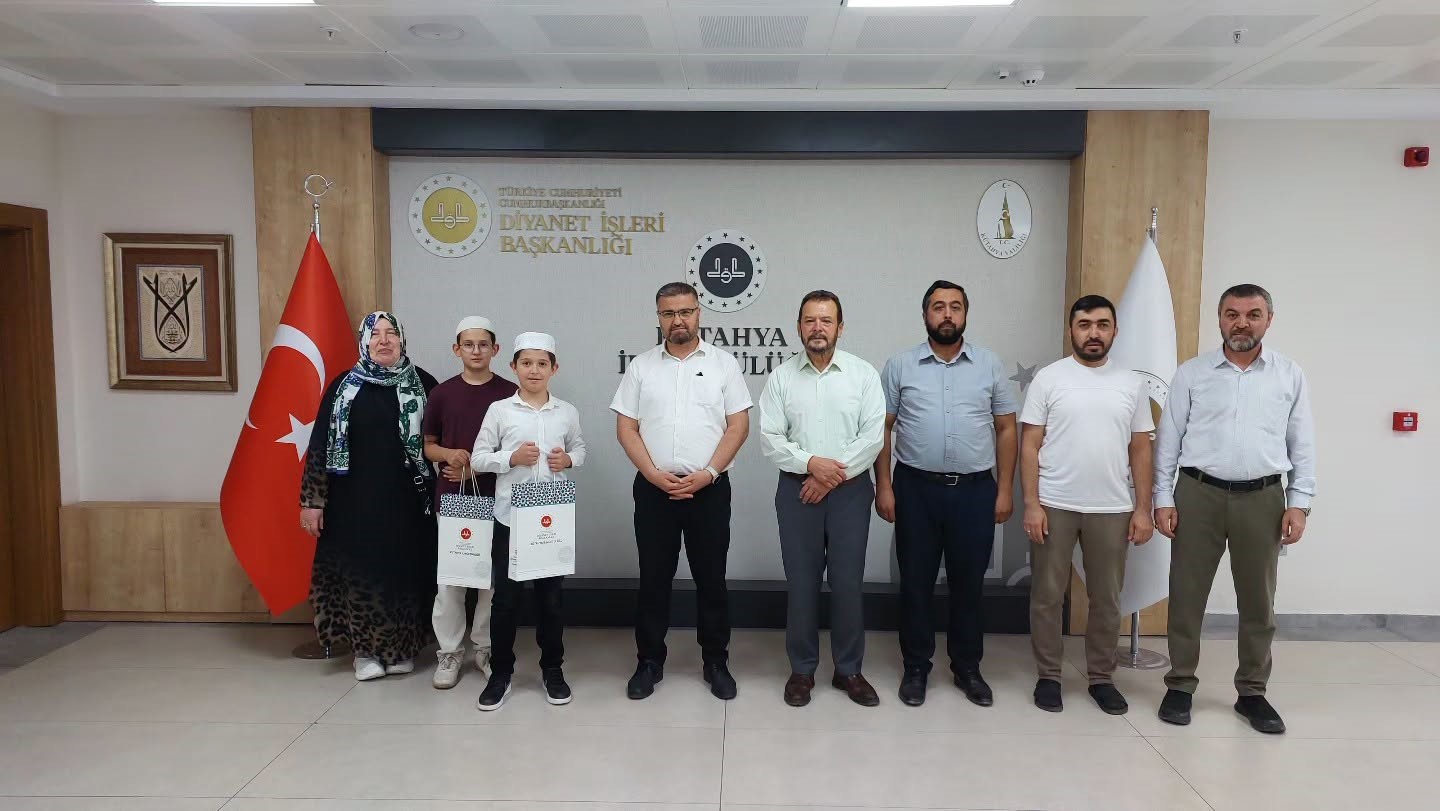 kutahya-da-kur-an-i-kerim-i-guzel-okuma-yarismasi-duzenlendi