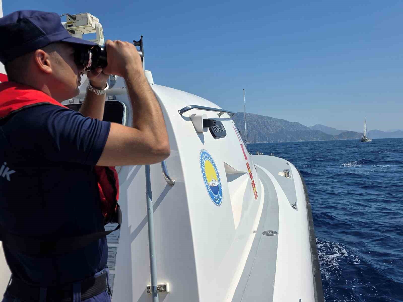 marmaris-aciklarinda-batan-gocmen-botunda-kayip-2-kisiyi-arama-calismalari-suruyor
