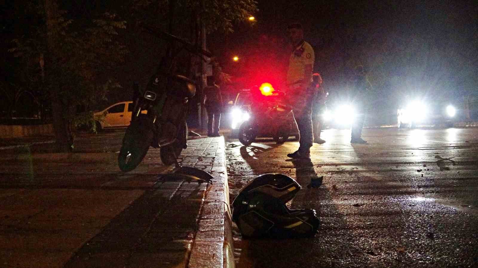 antalya-da-feci-kaza-yayaya-carpan-motosikletli-hayatini-kaybetti