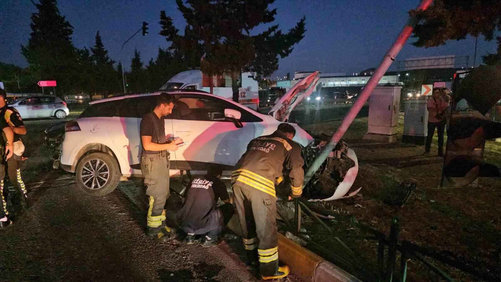 cerkezkoy-de-iki-arac-kafa-kafaya-carpisti-6-yarali