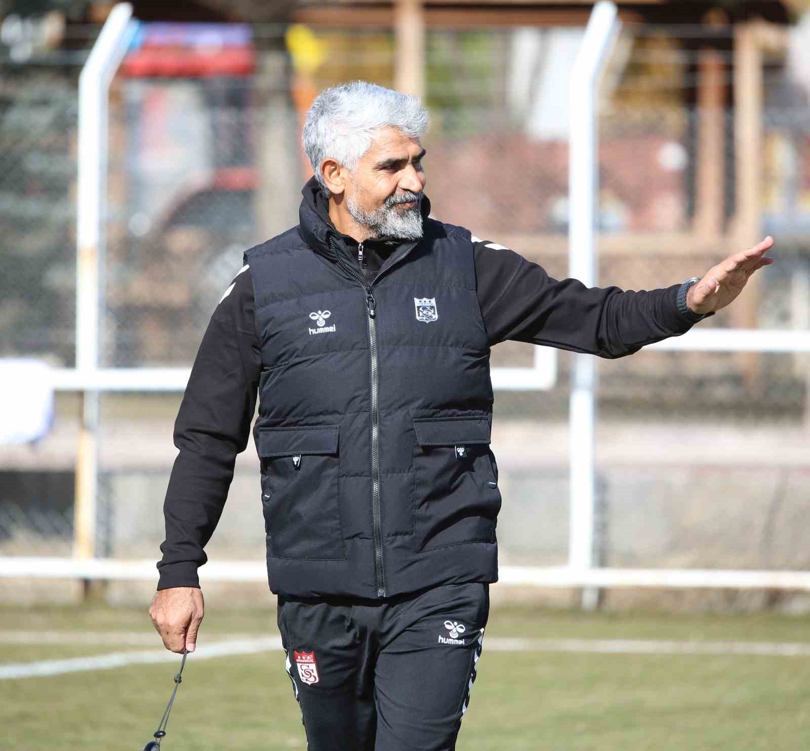 sivasspor-da-ismet-tasdemir-ile-yollar-ayrildi