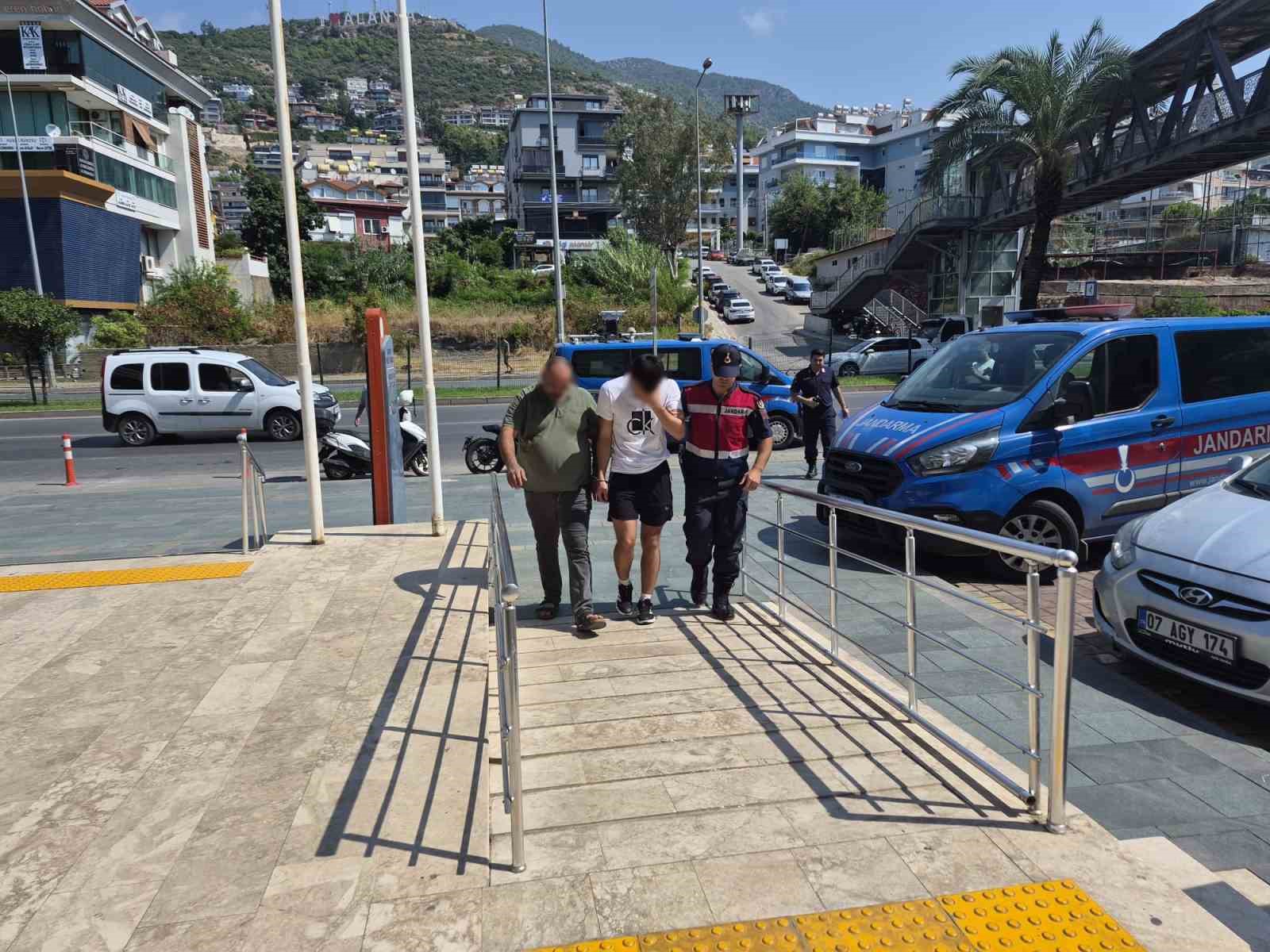 alanya-da-uyusturucu-operasyonu-2-supheli-tutuklandi