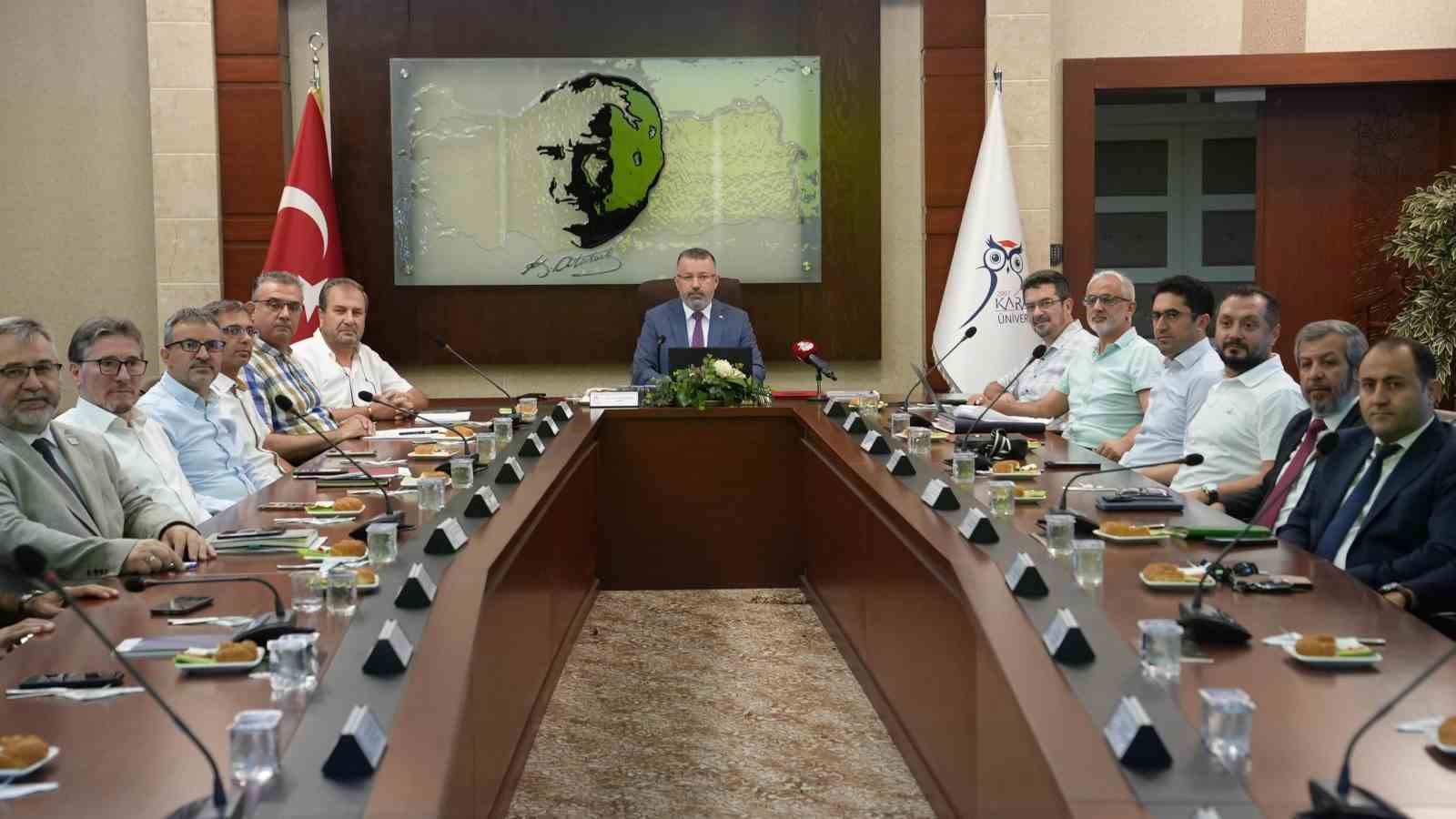 kbu-eylul-ayi-senato-toplantisinda-yeni-donem-hedefleri-gorusuldu
