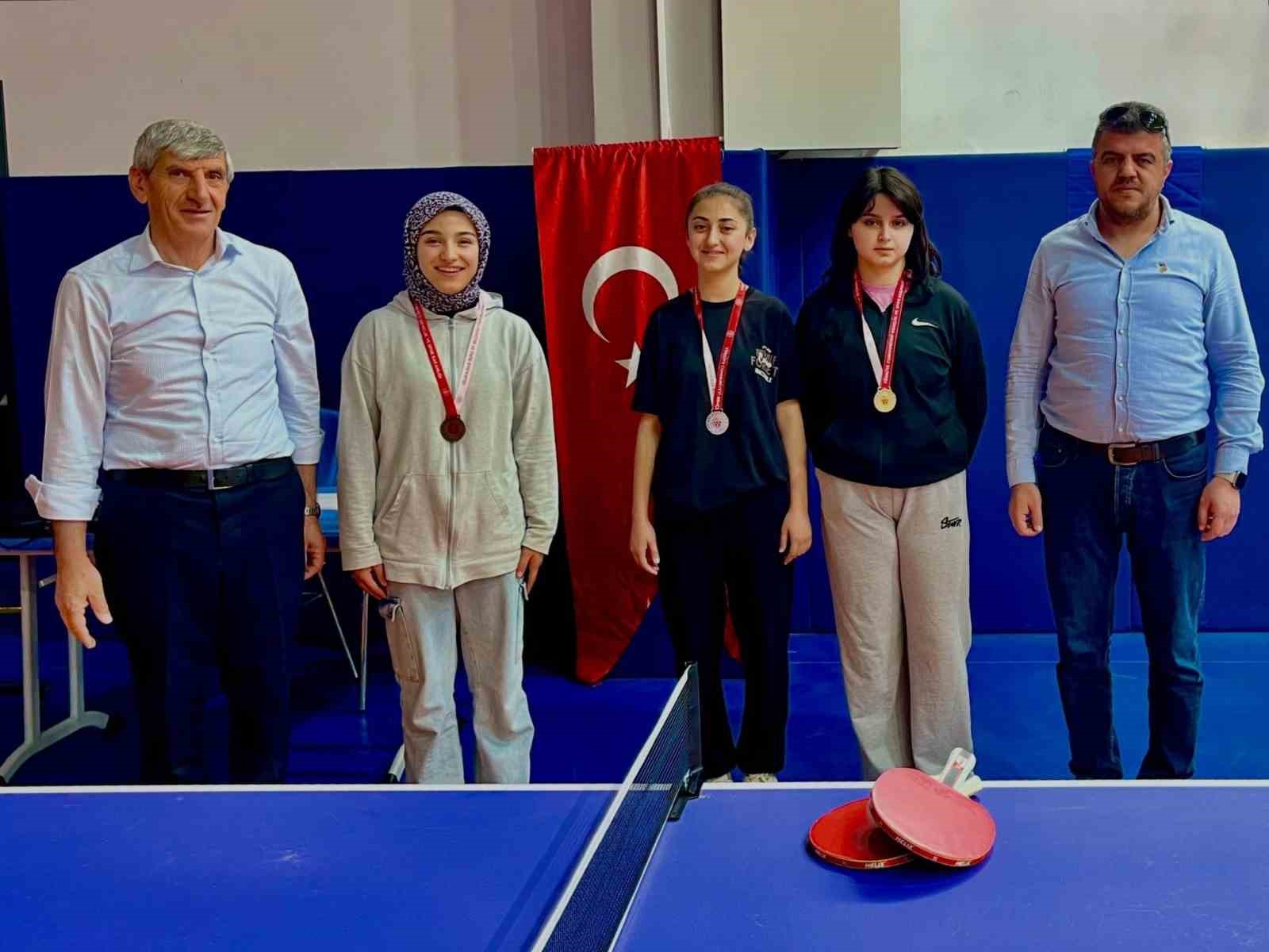 bilecik-te-liseler-arasi-masa-tenisi-musabakalari-tamamlandi