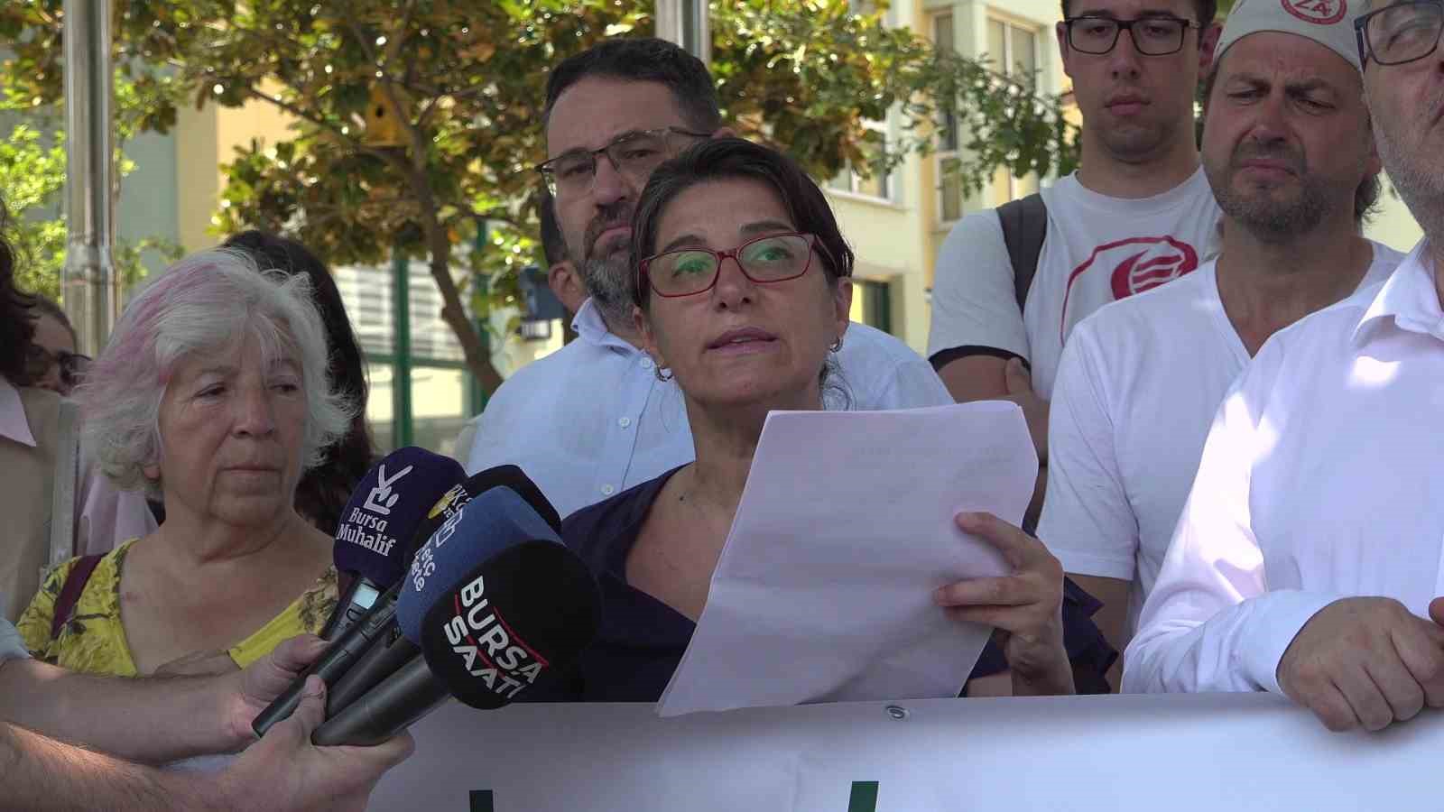 bursa-da-kizil-geyik-av-ihalesine-geyik-kostumlu-protesto