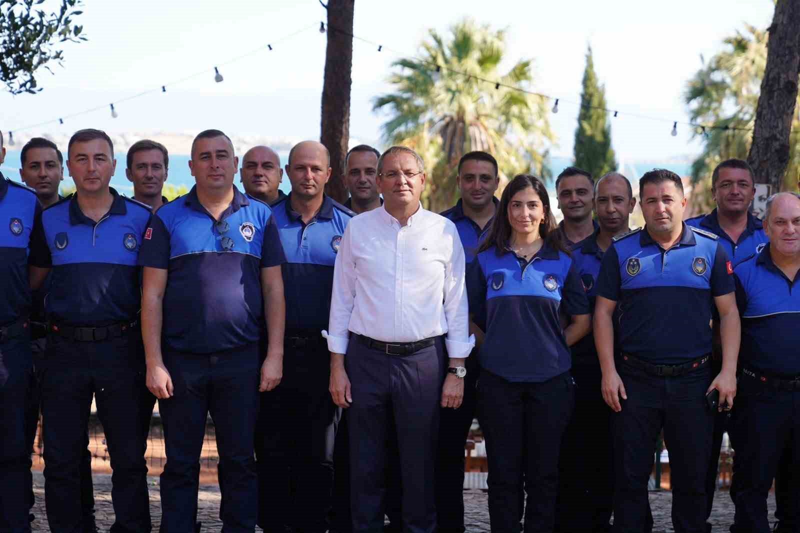 ayvalik-belediye-baskani-mesut-ergin-zabita-haftasi-ni-kutladi