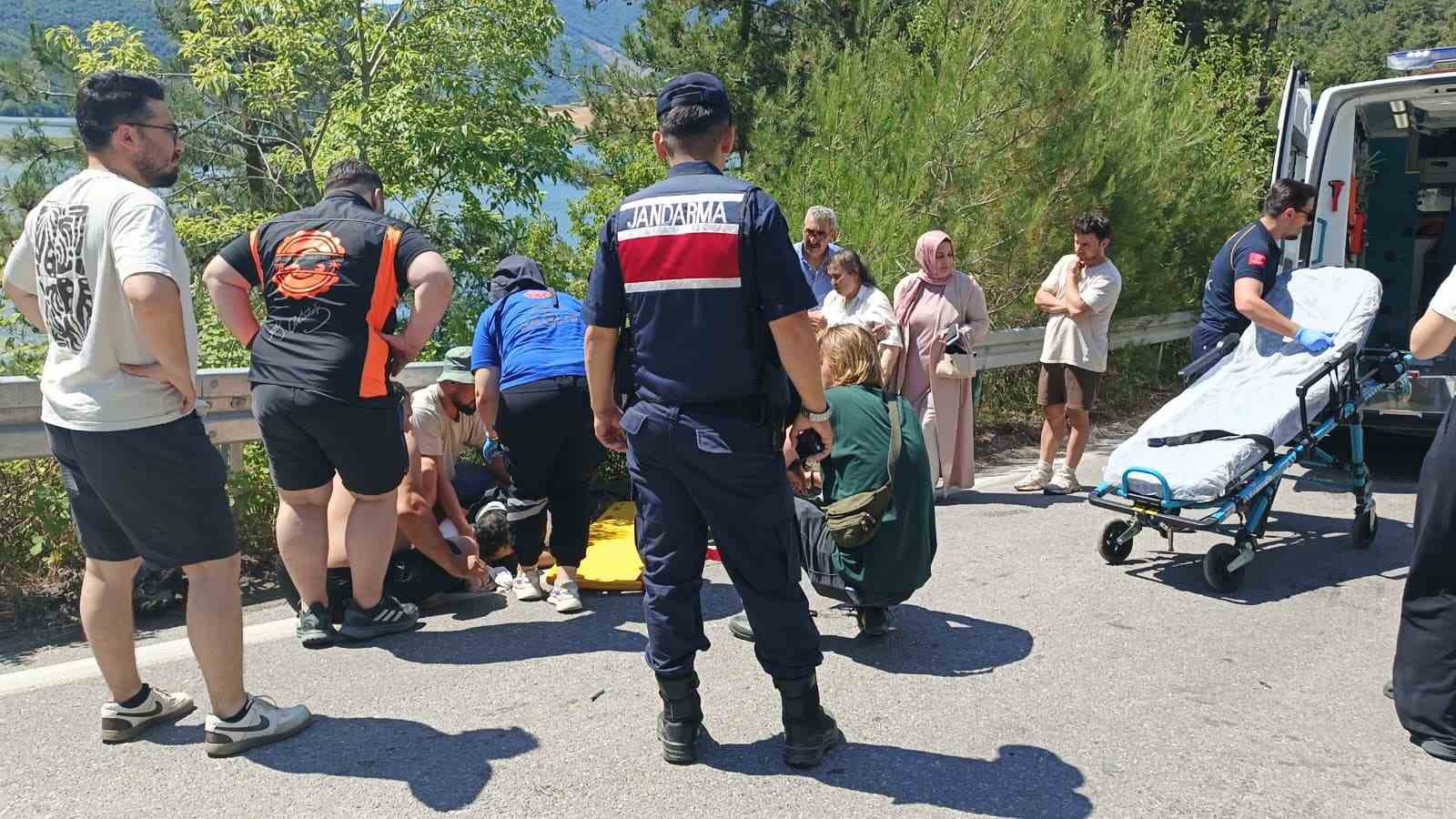 motosiklet-ile-minibus-carpisti-motosiklet-surucusu-hayatini-kaybetti
