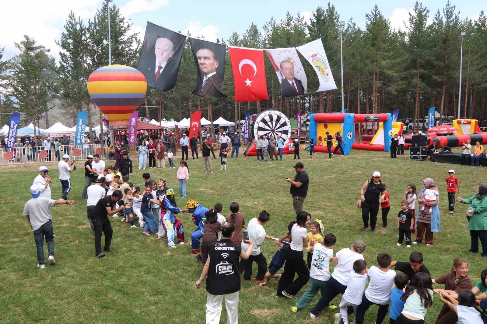 olur-akdag-festivali-buyuk-coskuyla-basladi-cocuklar-doyasiya-eglendi