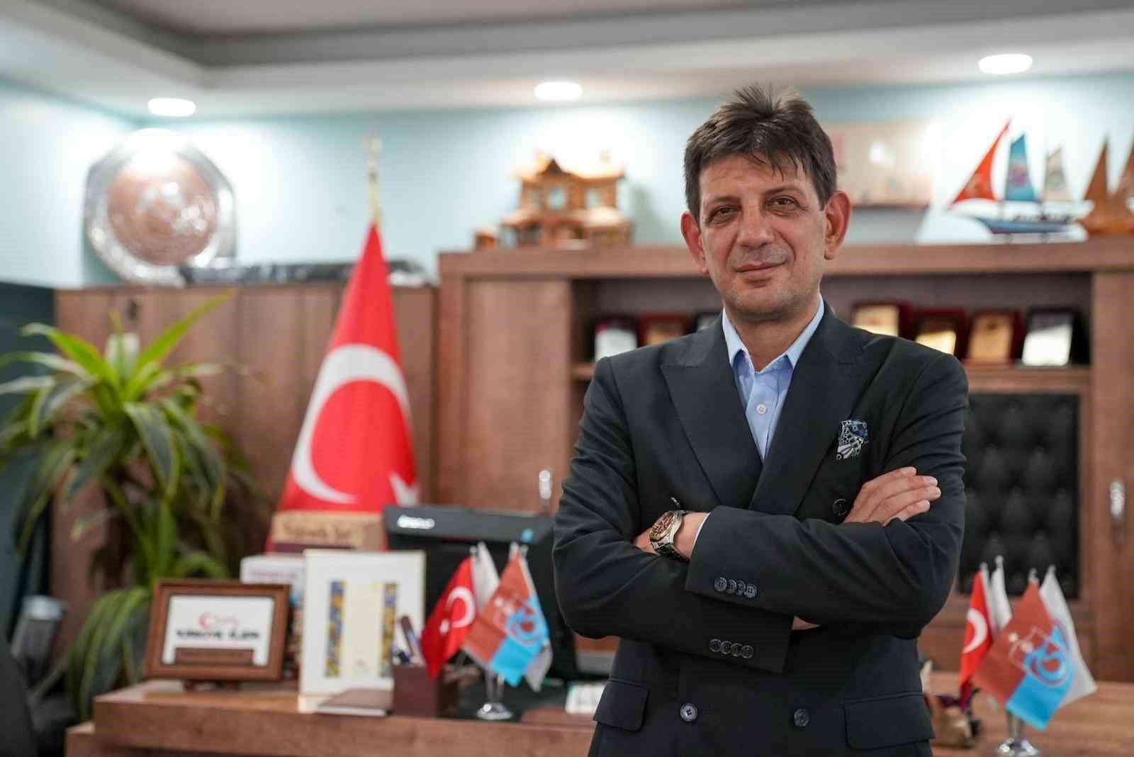 tff-den-trabzonlular-federasyonu-genel-baskani-ismail-turgut-oksuz-e-odul