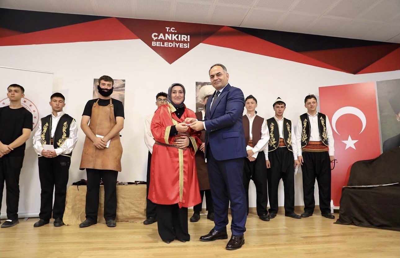 cankiri-da-yilin-ahisine-odul