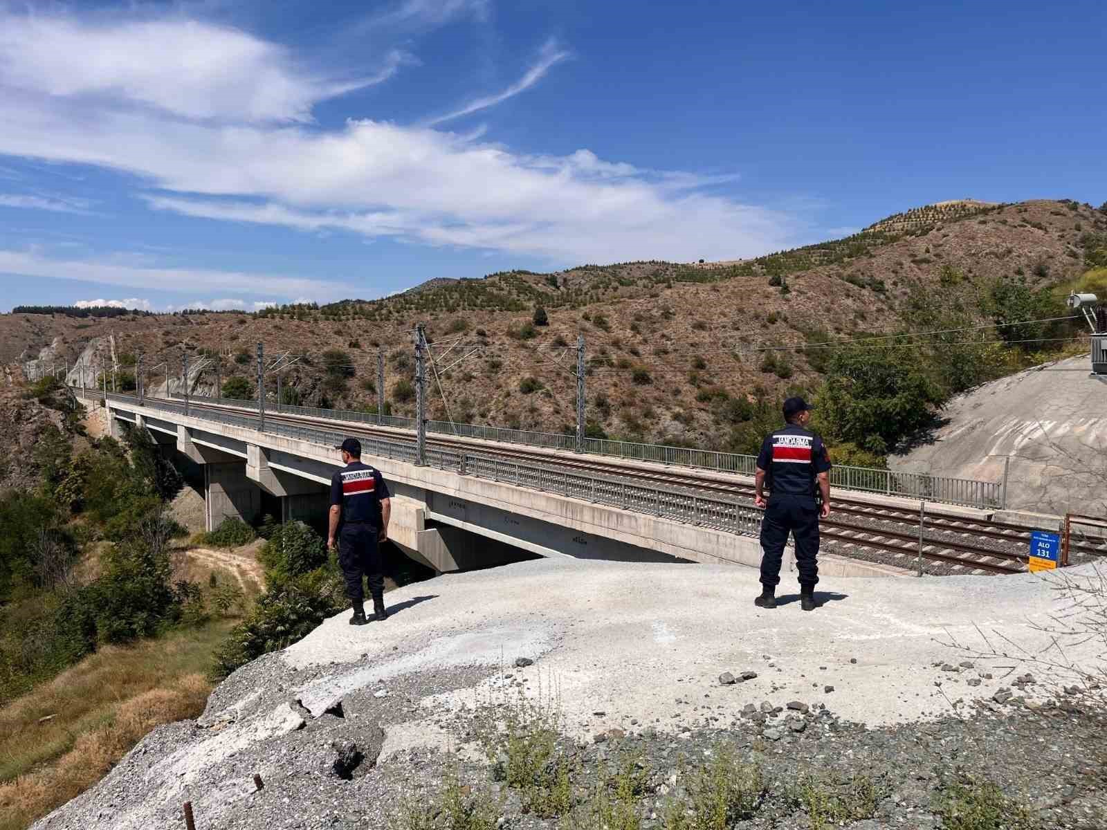 bilecik-te-yht-ve-demiryolu-hattinda-inceleme