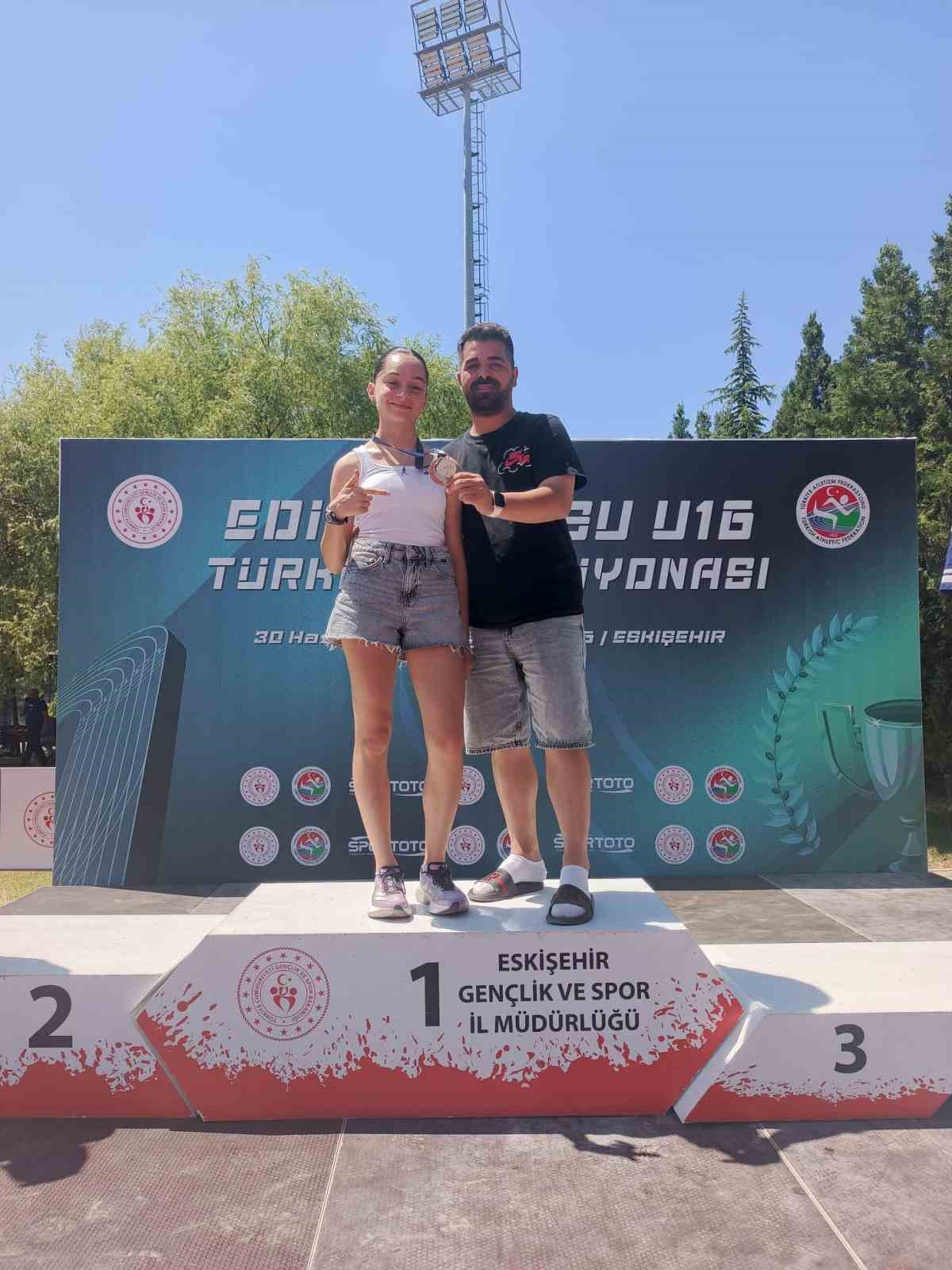 atlet-alya-gul-keskin-u16-turkiye-sampiyonu-oldu