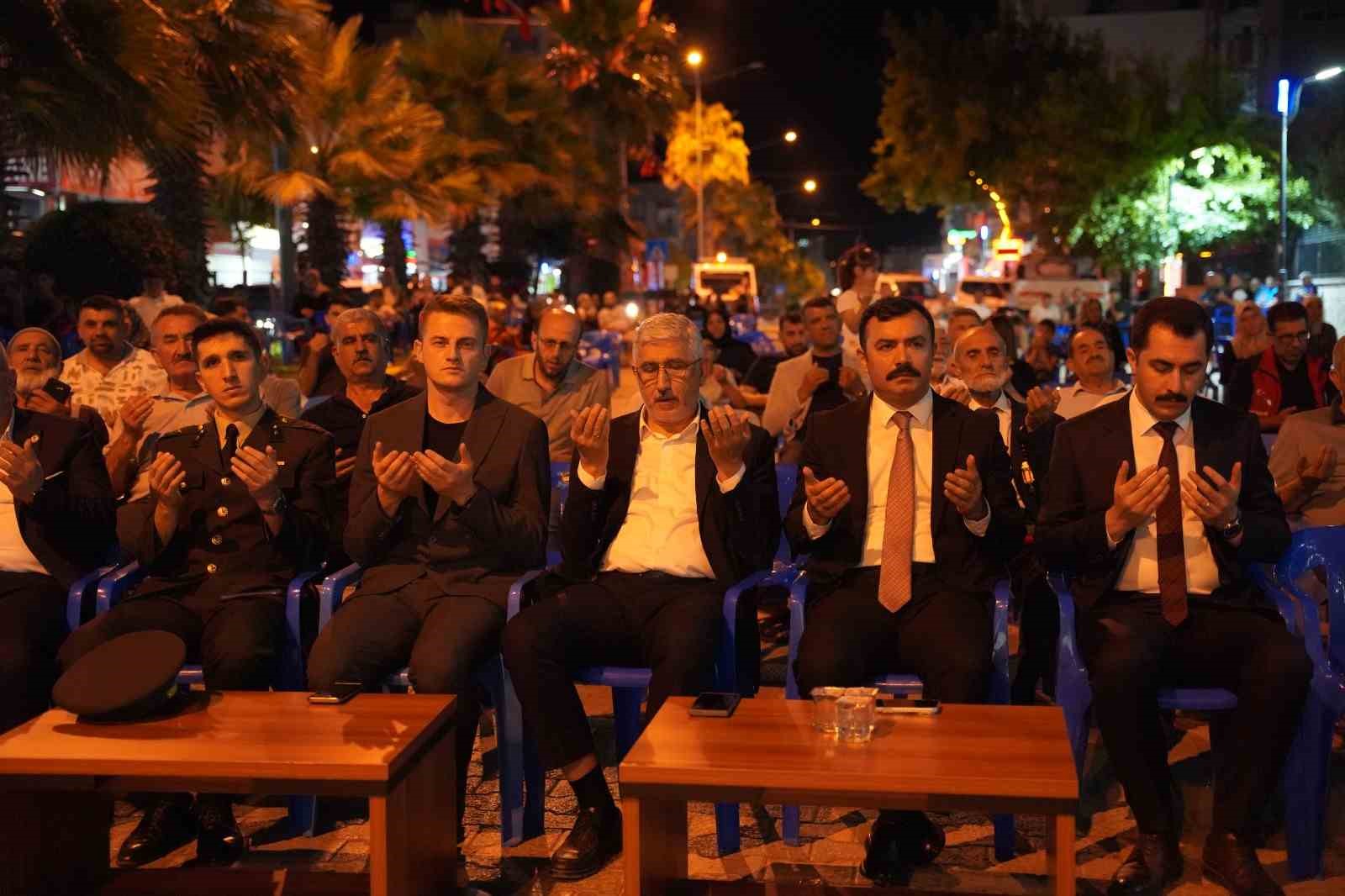 kahta-da-15-temmuz-demokrasi-ve-milli-birlik-gunu-anma-programi-duzenlendi