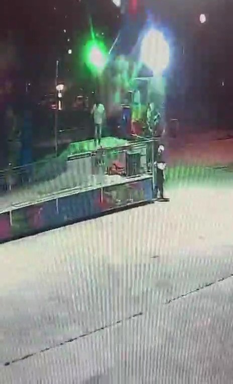lunaparktaki-olumlu-kazanin-goruntusu-kamerada