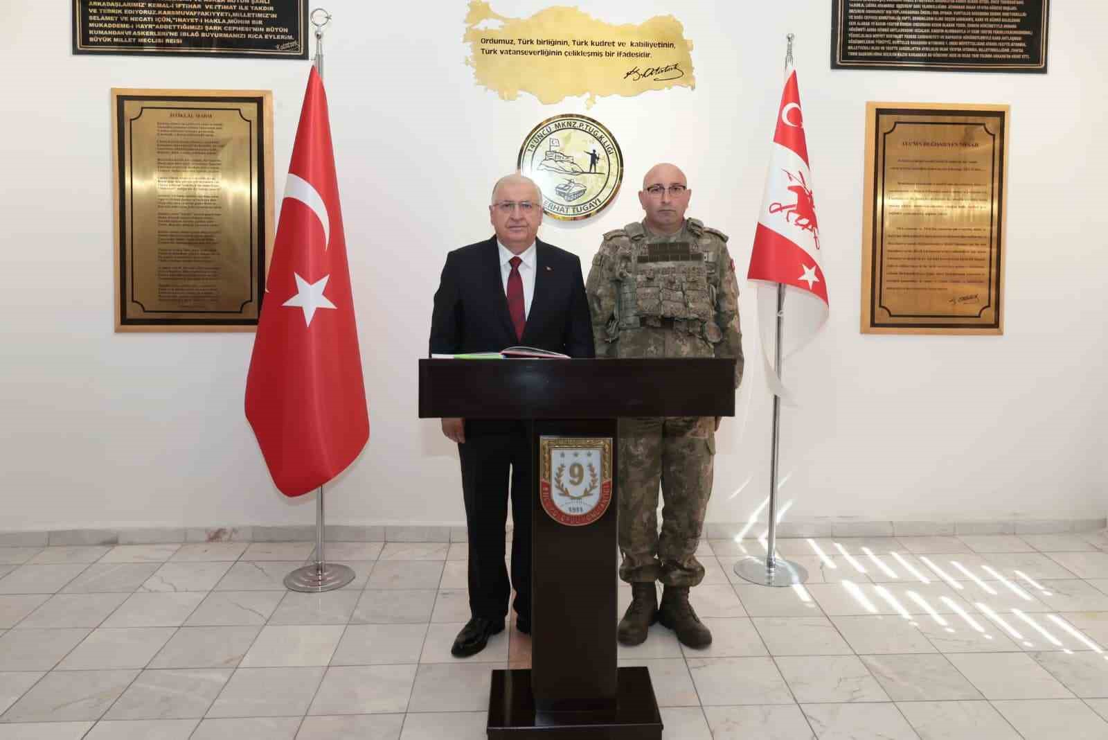bakan-guler-kars-ta-14-uncu-mekanize-piyade-tugay-komutanligini-ziyaret-etti