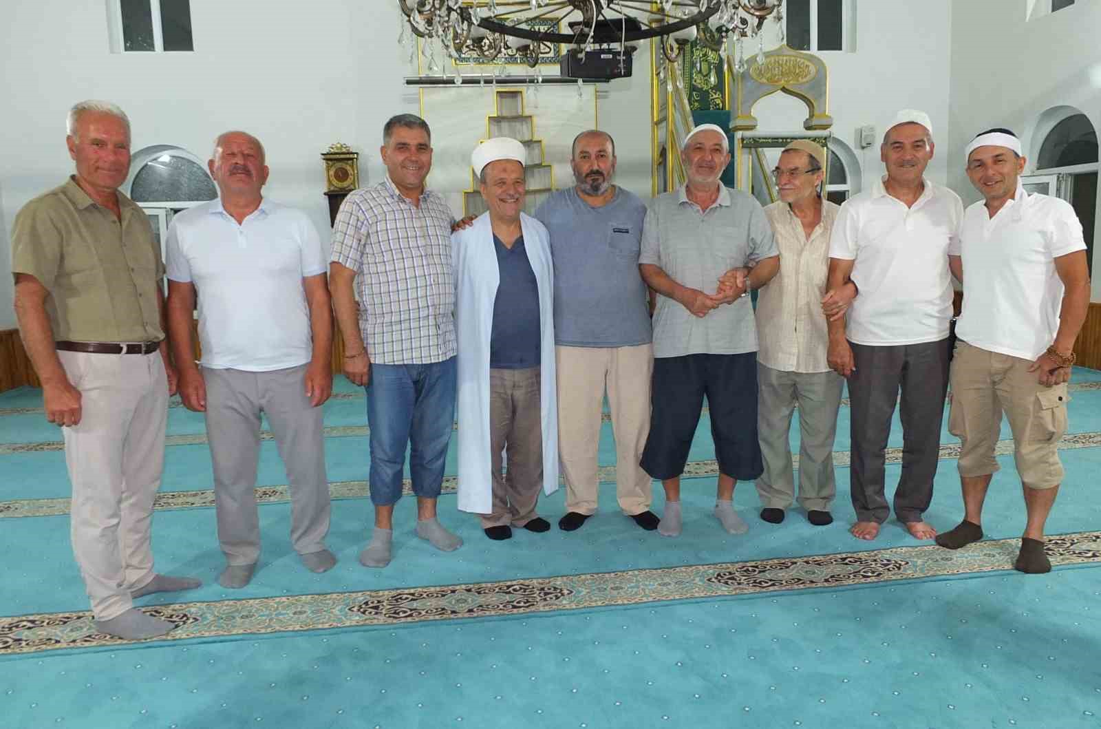 burhaniye-de-umre-corbasi-ilgi-gordu