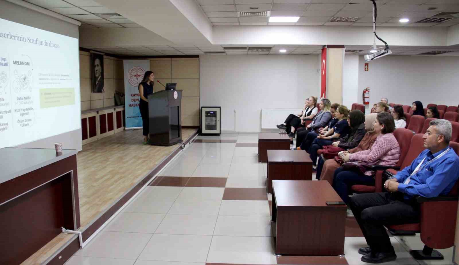 hastane-personeline-cilt-kanseri-farkindalik-egitimi-verildi