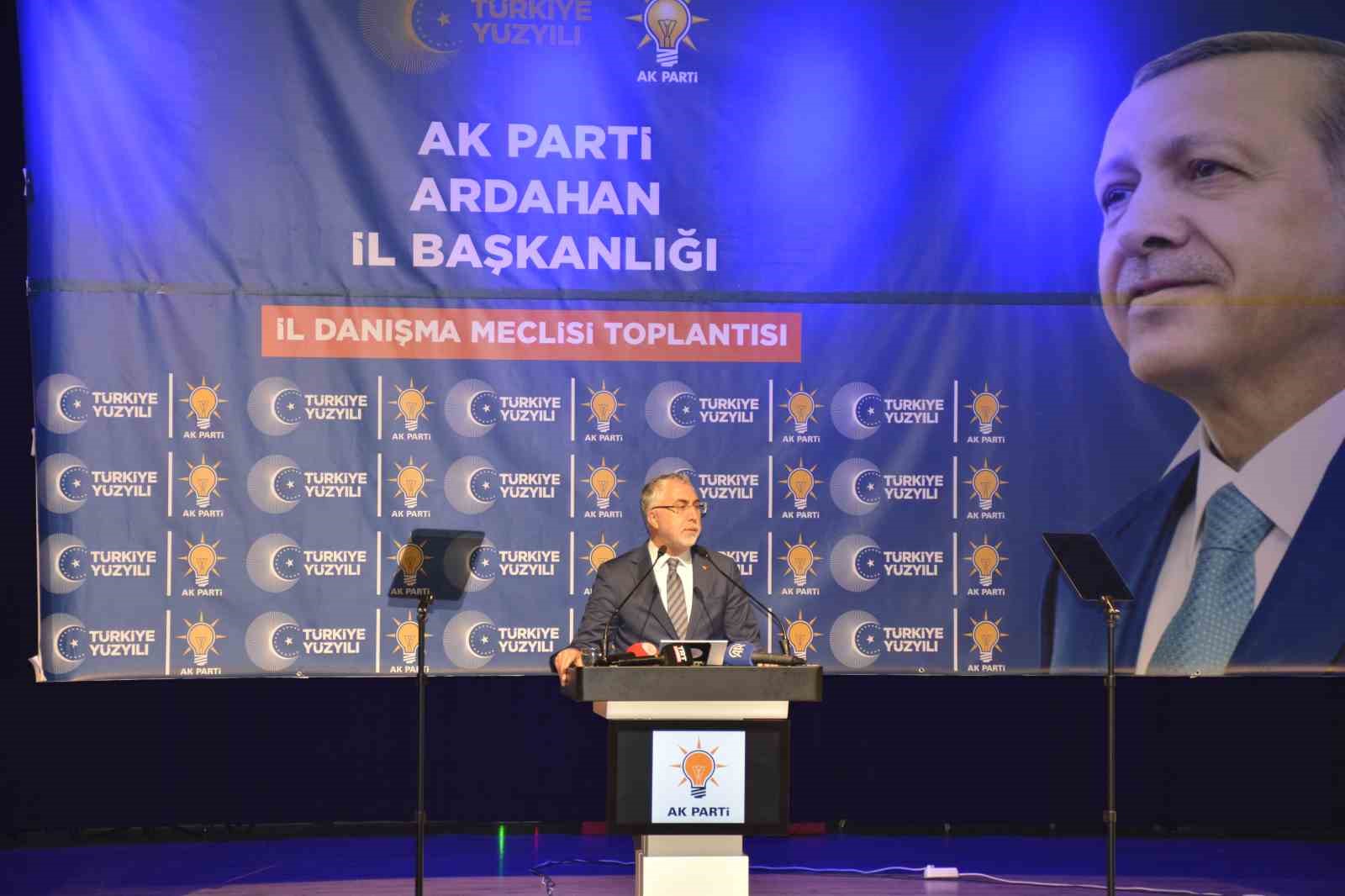 bakan-isikhan-kalkinma-yerelden-baslar