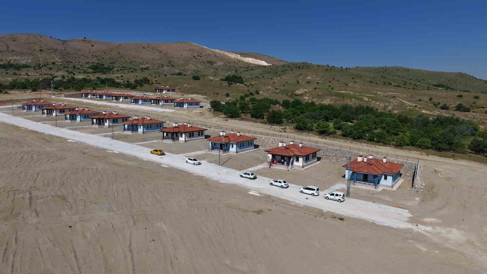 elazig-da-asrin-insasinda-calismalar-hiz-kesmeden-suruyor