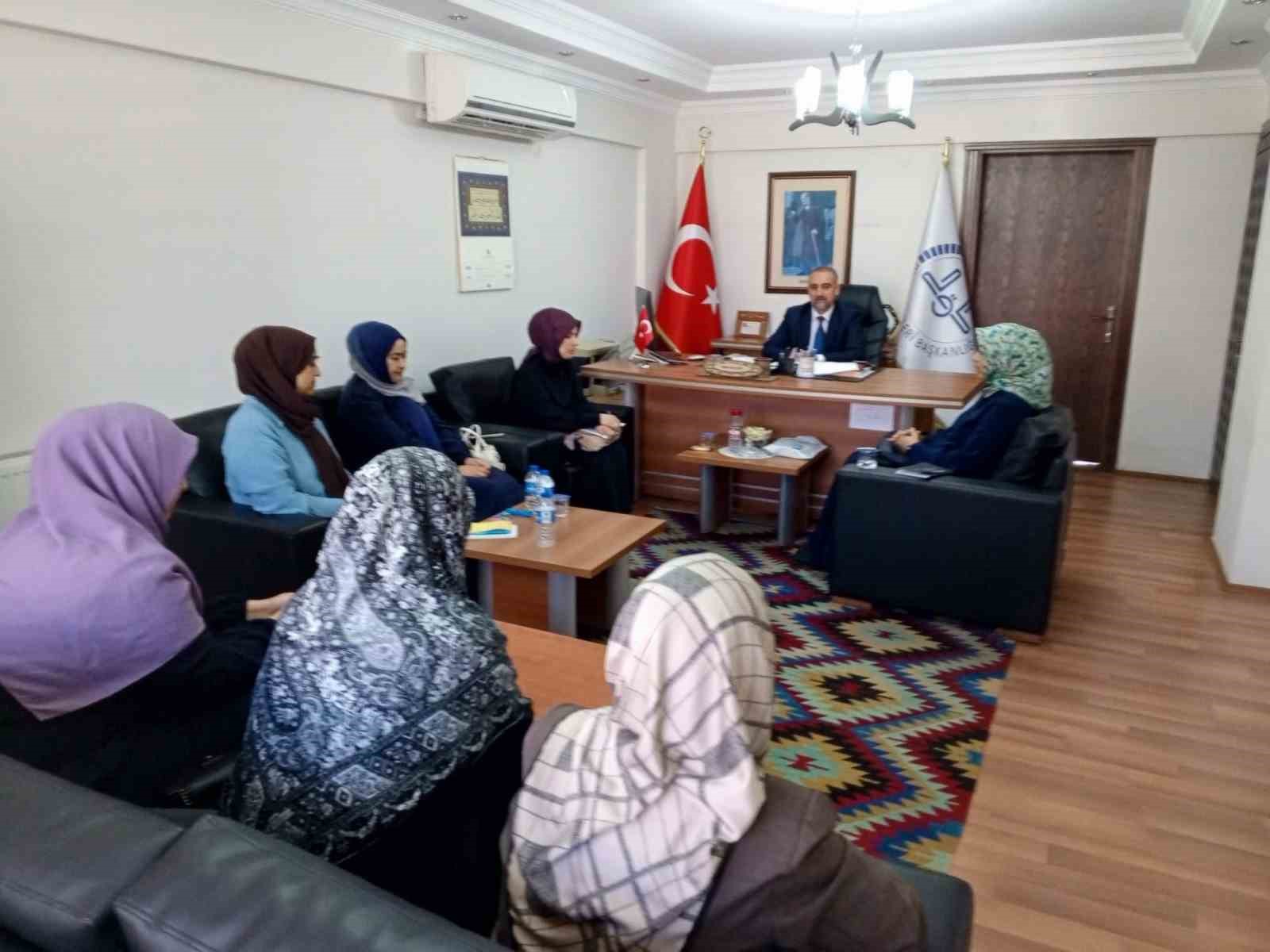kuyucak-ta-kur-an-kurslarinin-yeni-donem-uygulamalari-degerlendirildi