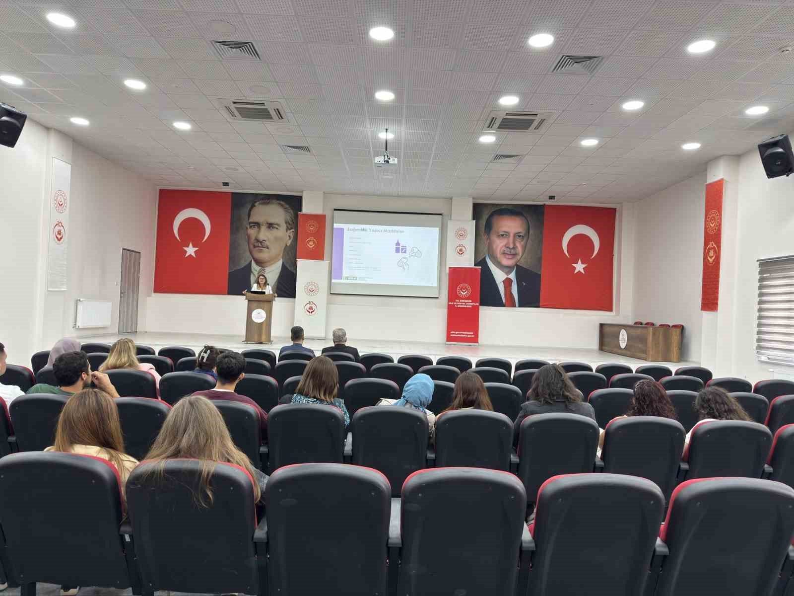 eskisehir-de-aile-ve-sosyal-hizmetler-personeline-bagimlilik-egitimi