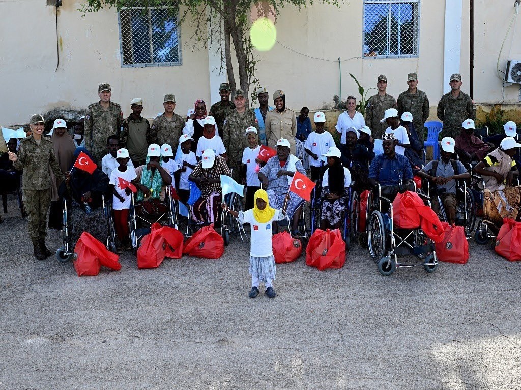 msb-somali-de-ihtiyac-sahibi-gazi-ve-ailelerine-destek-oldu