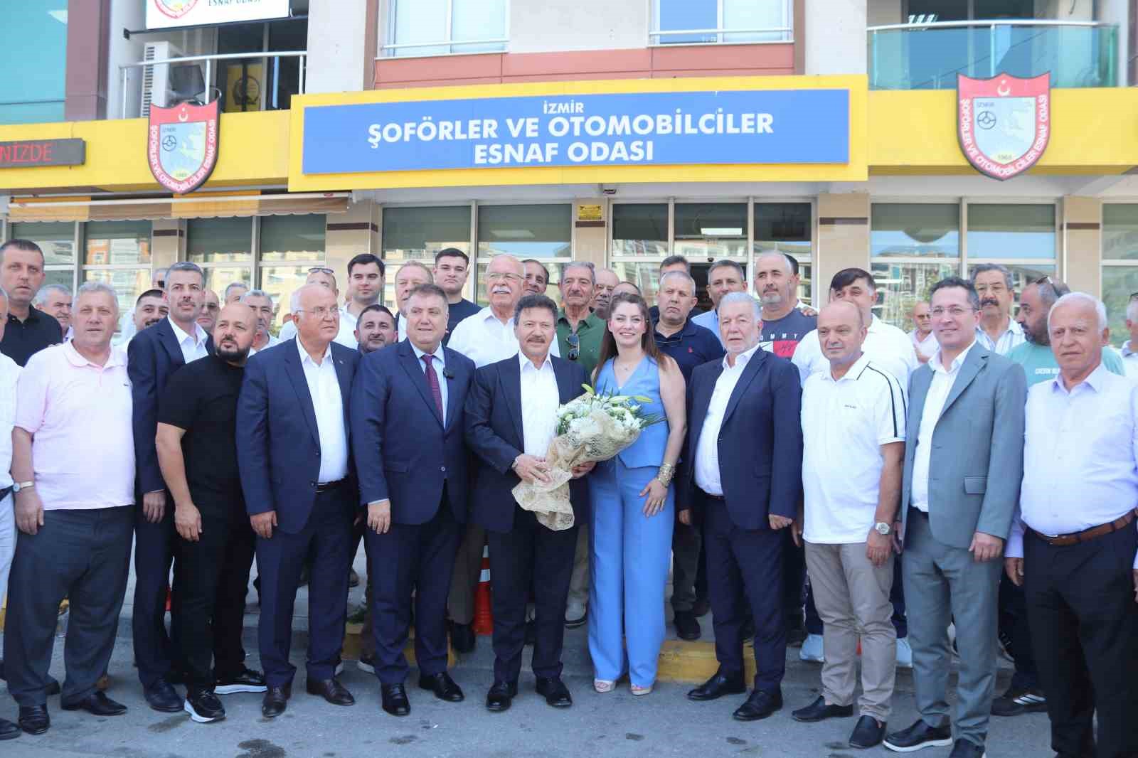 genel-baskan-yiginer-den-secim-sonrasi-izmir-e-ilk-ziyaret