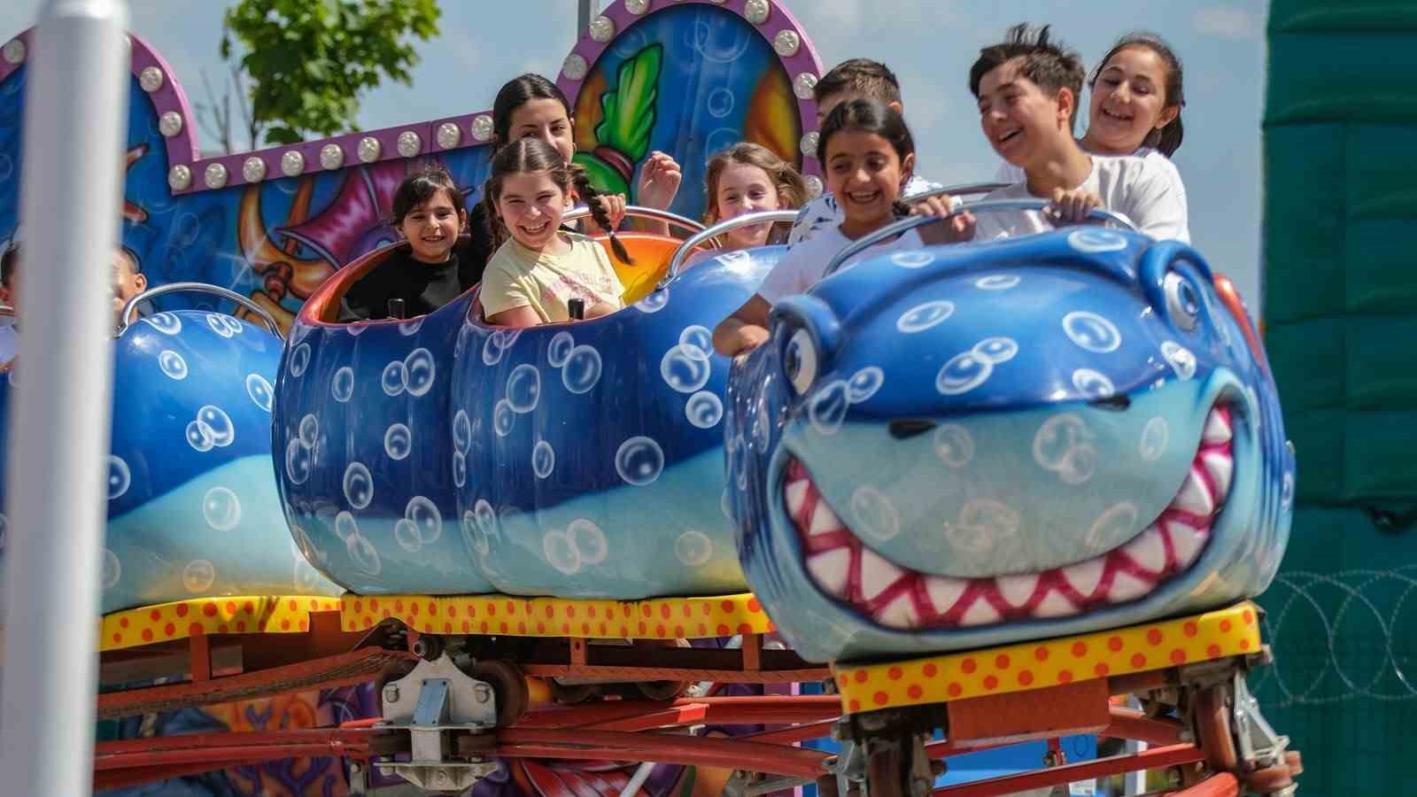 karneval-cocuk-senligi-on-binleri-bulusturdu