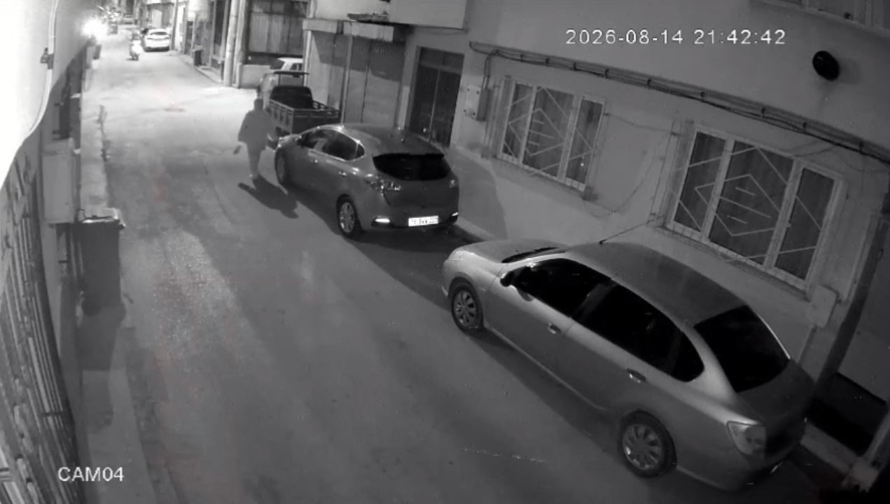 bursa-da-motosikletli-yunus-timi-baska-bir-motosikletle-carpisti-2-si-polis-4-yarali