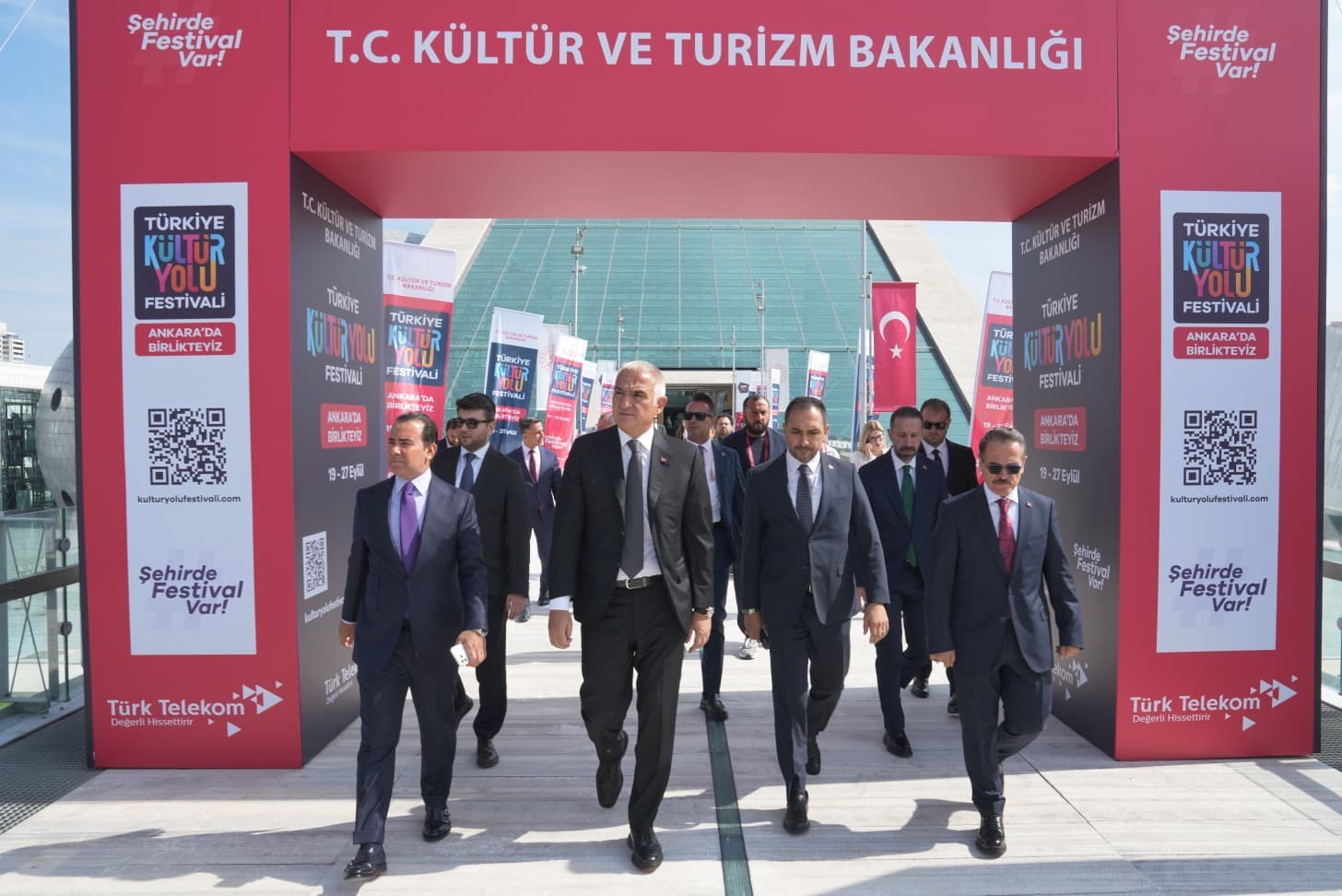 bakan-ersoy-baskentte-starti-verdi-ankara-kultur-yolu-festivali-basladi
