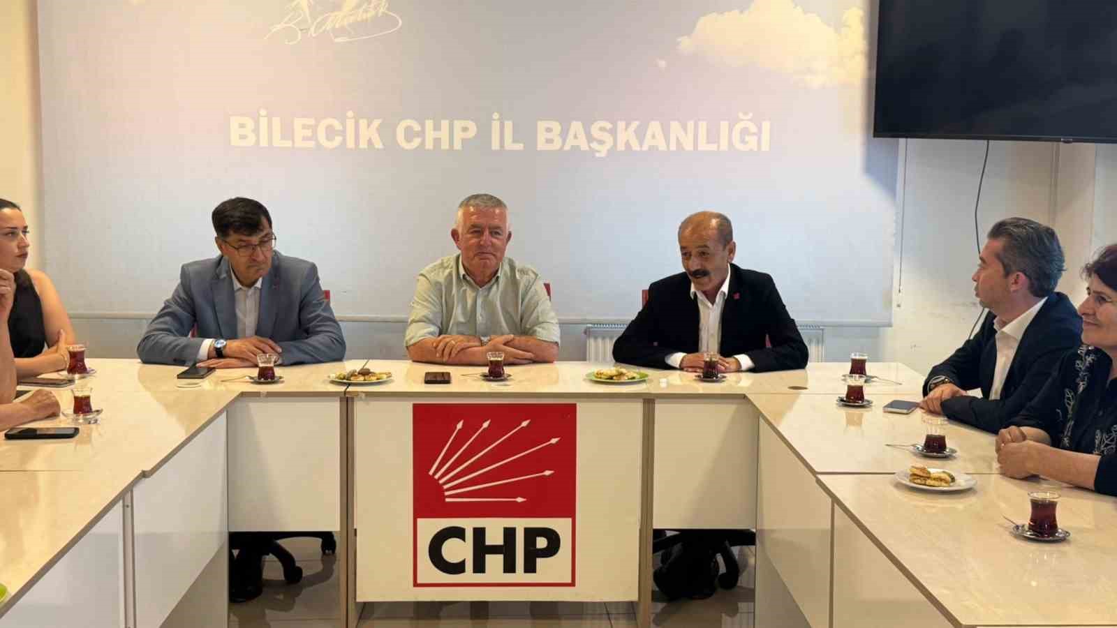 kutahya-belediye-baskani-eyup-kahveci-den-gorevden-alinan-il-baskanina-destek