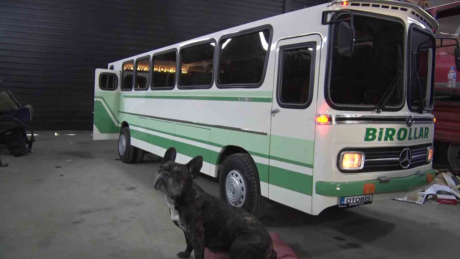 hayalini-susleyen-otobusu-8-ayda-minyatur-olarak-yeniden-uretti