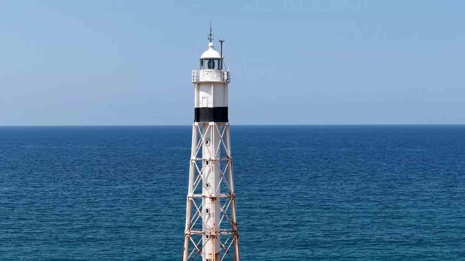 146-yildir-karadeniz-de-denizcilere-yol-gosteriyor-tarihi-kimligiyle-ziyaretcilerin-ilgisini-cekiyor