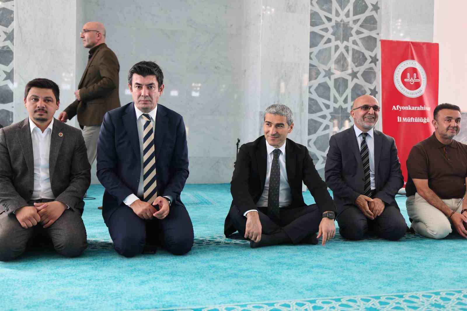 afyonkarahisar-da-yaz-donemi-kur-an-i-kerim-kurslari-tamamlandi
