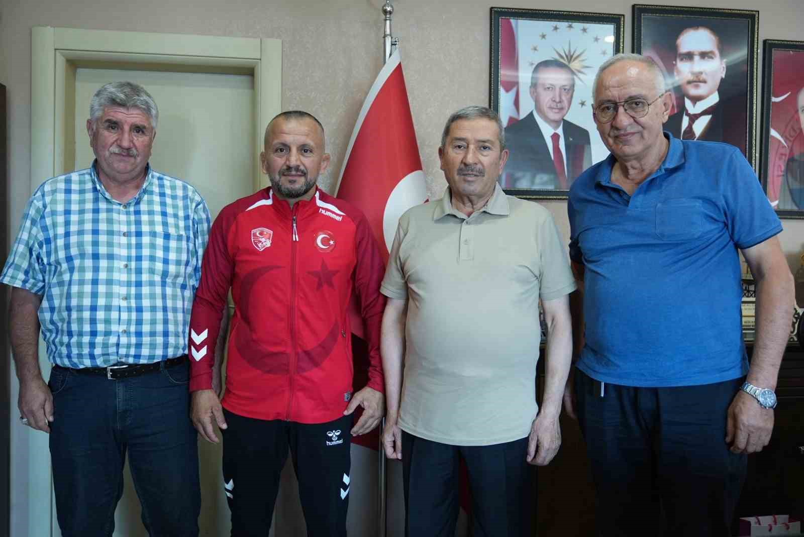 darende-belediye-baskani-bozkurt-dunya-sampiyonu-semih-ozdemir-i-agirladi