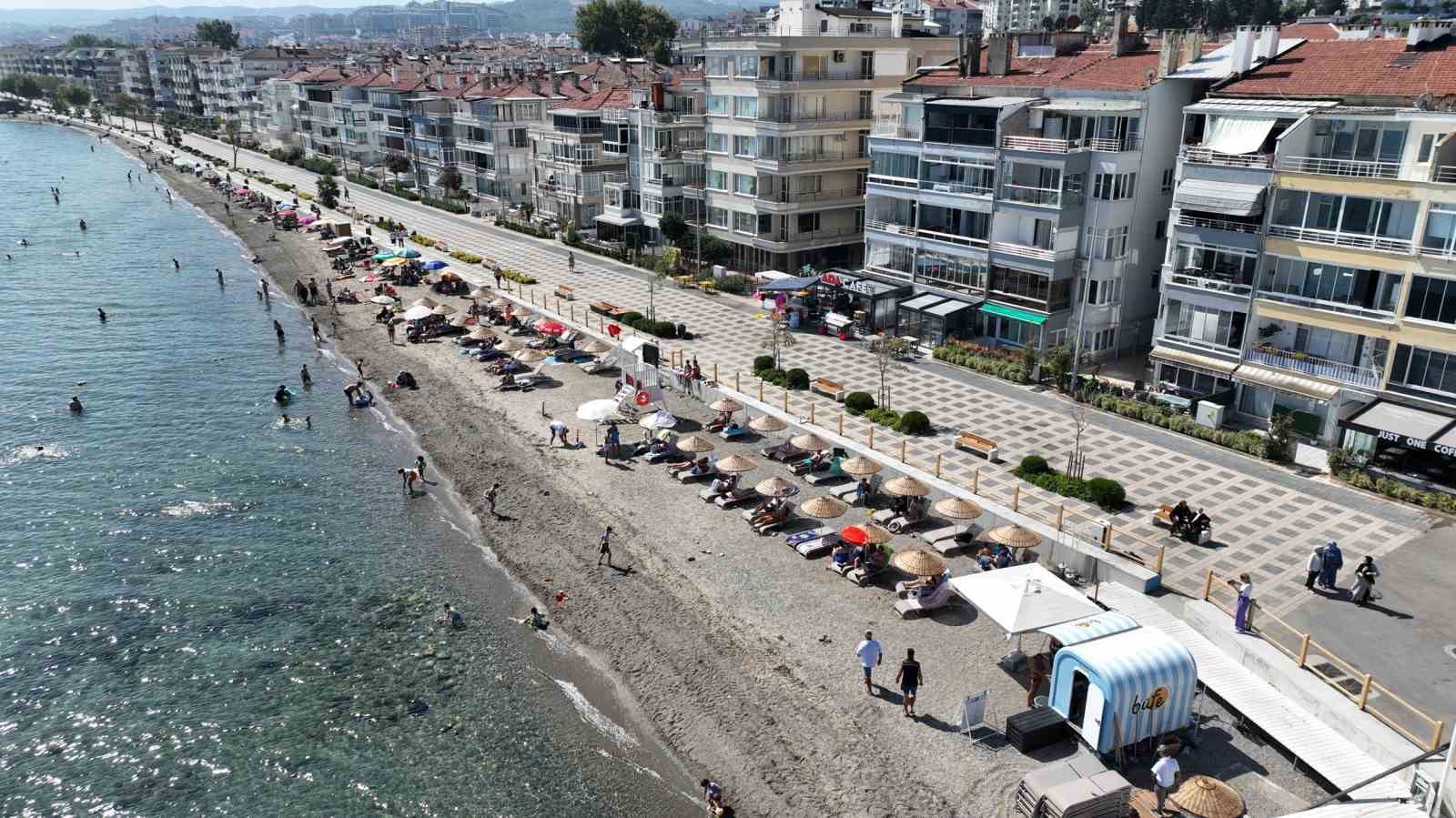 mudanya-da-plajlar-ful-cekiyor