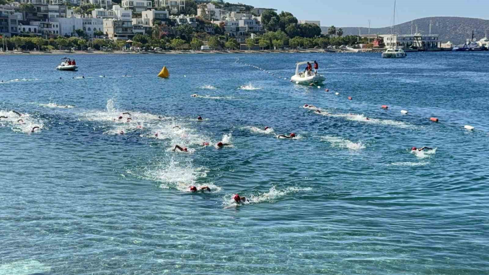bodrum-da-saglik-icin-kulac-attilar-sagliga-kulac-at-ikinci-kez-denizde
