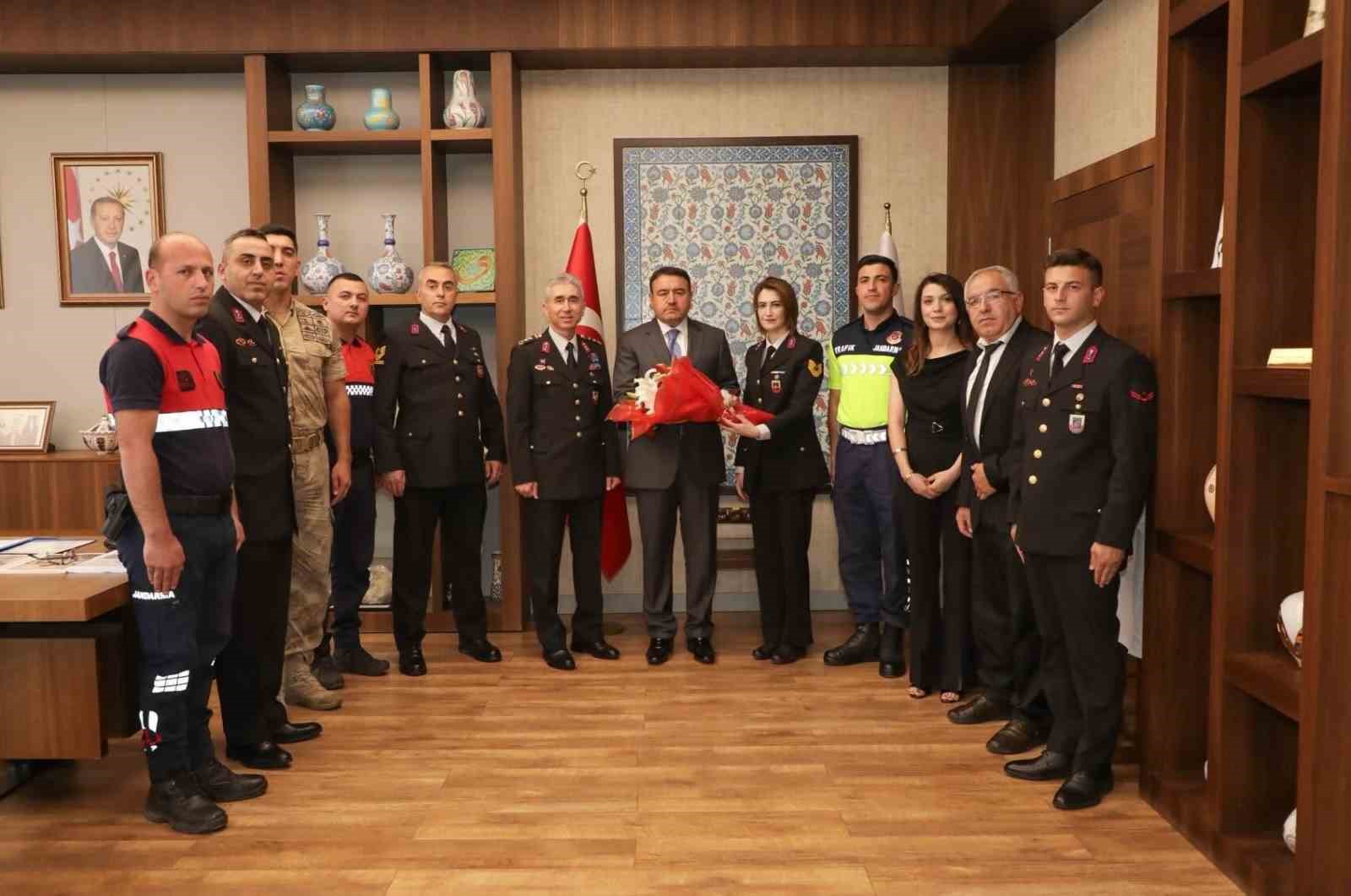 vali-isin-jandarma-devletimizin-gucunu-ve-sefkatini-temsil-ediyor