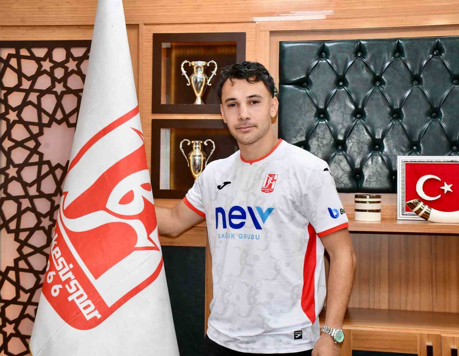 balikesirspor-ic-transferde-3-oyuncuyla-sozlesme-imzaladi
