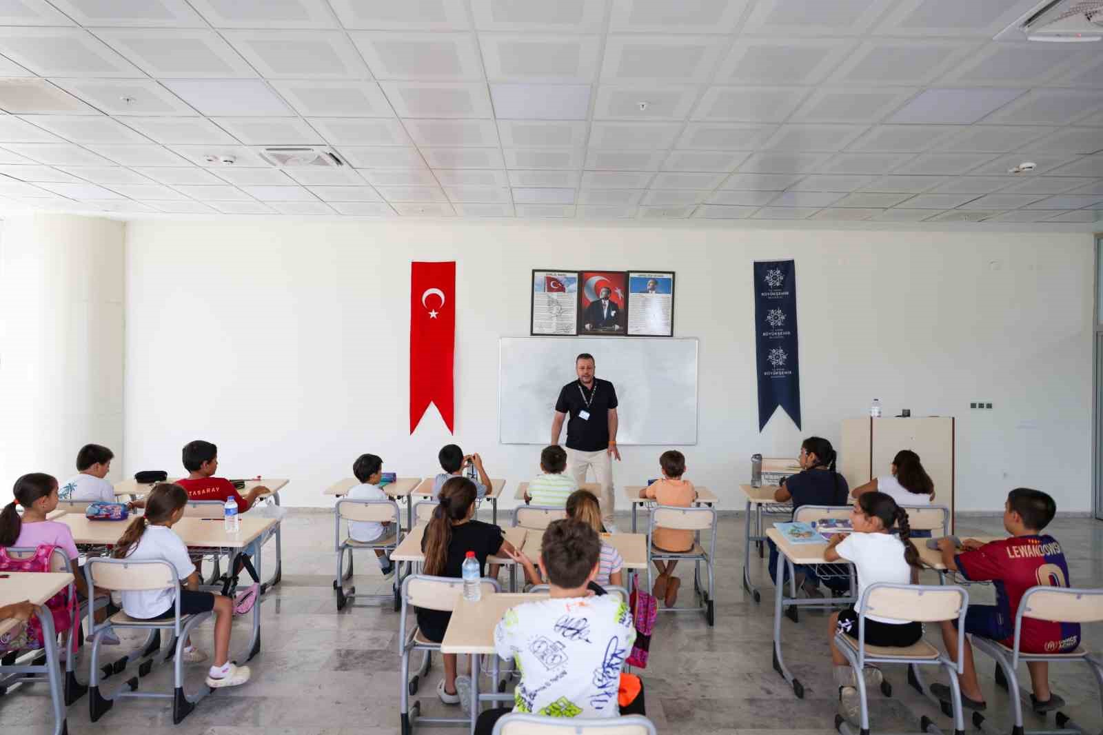 aydinli-cocuklar-yaz-tatilini-ingilizce-ogrenerek-geciriyor