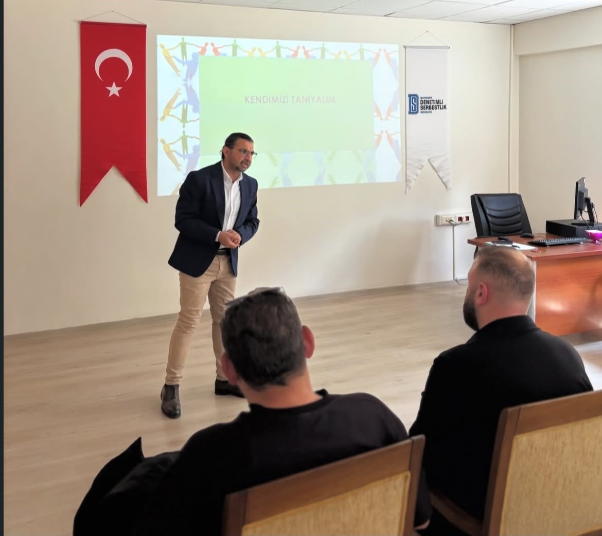 bayburt-dsm-de-kendimizi-taniyalim-semineri-duzenlendi