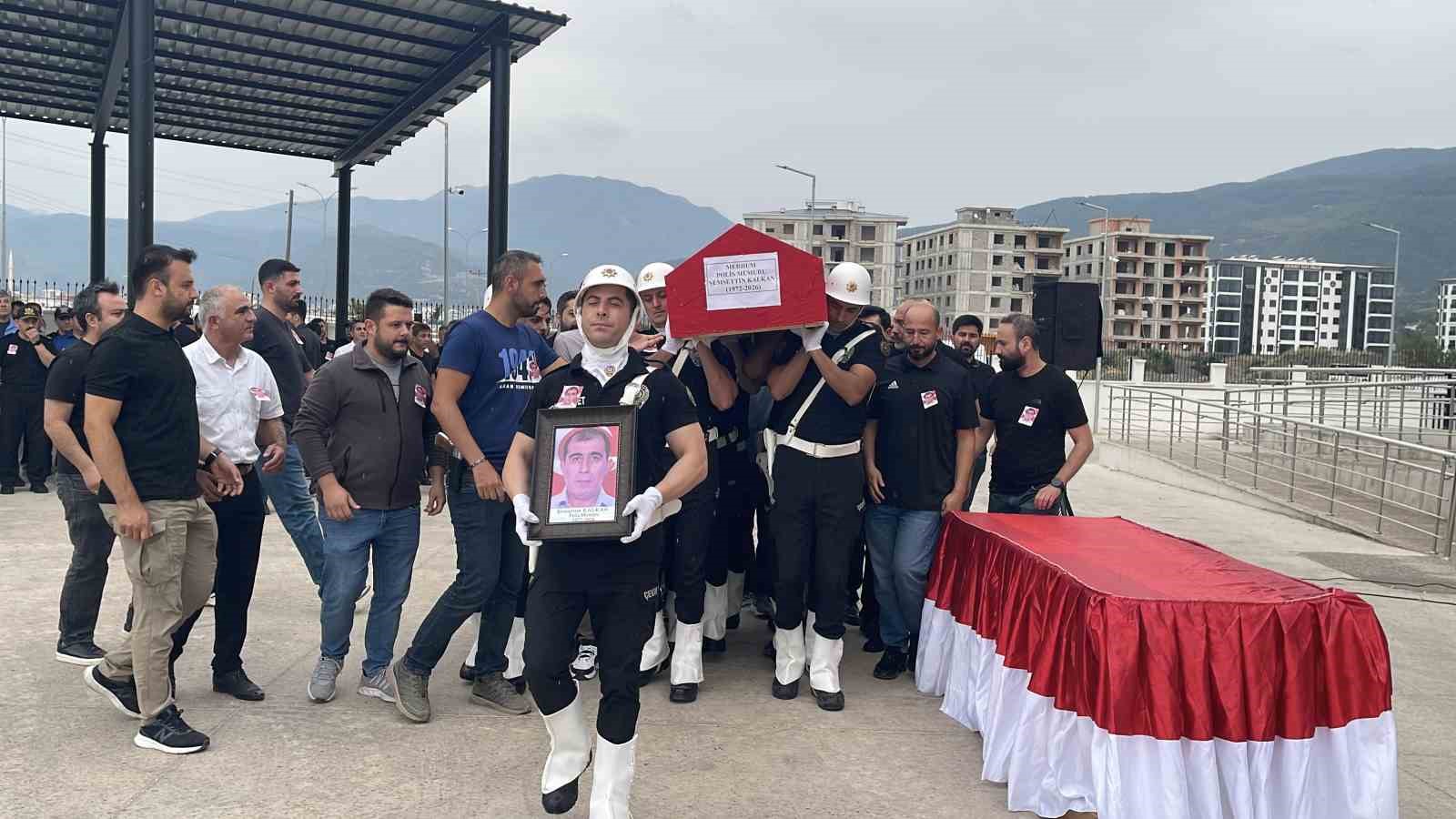 osmaniye-de-hayatini-kaybeden-polis-memuru-icin-toren-duzenlendi