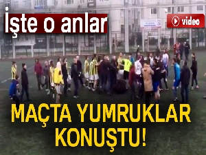 Amatör maç sonrası futbolcuların tekme tokat kavgası kamerada