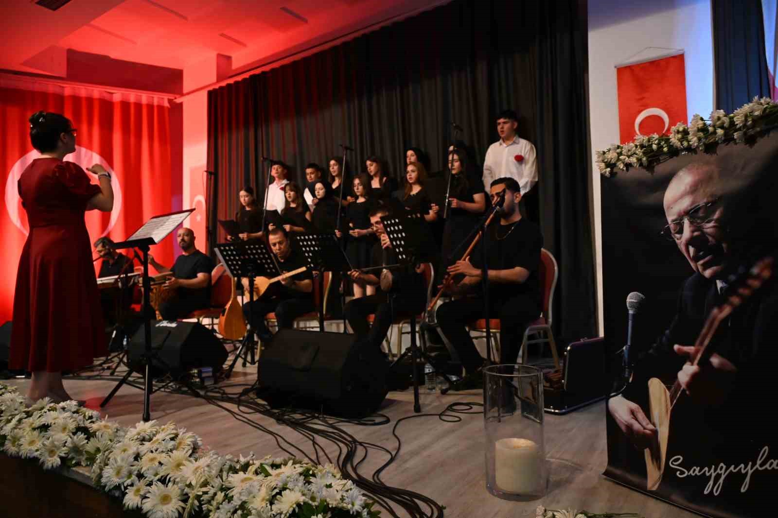 demirci-de-bozkirin-tezenesi-neset-ertas-a-vefa-gecesi