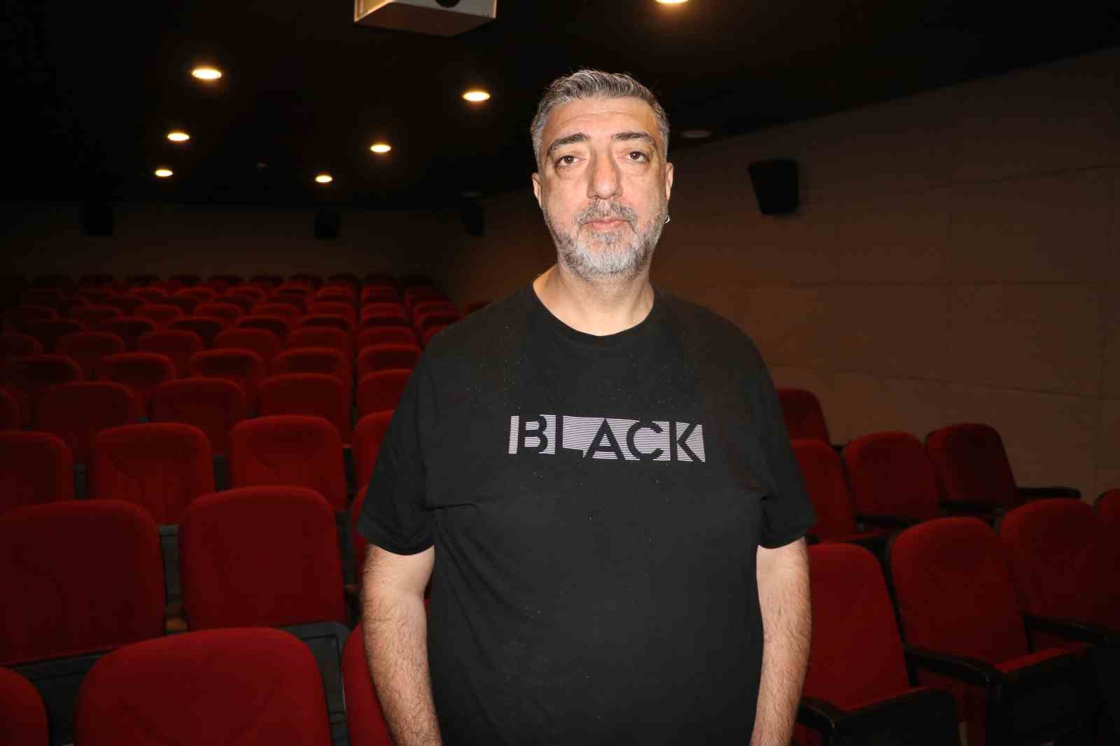 sinema-degisen-aliskanliklara-gore-kendini-yeniliyor