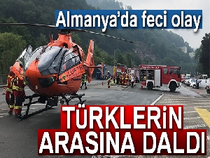 Kadın sürücü camiden çıkan cemaate çarptı: 5 Türk yaralı