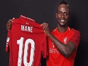 Liverpool, 10 numarayı Mane'ye emanet etti