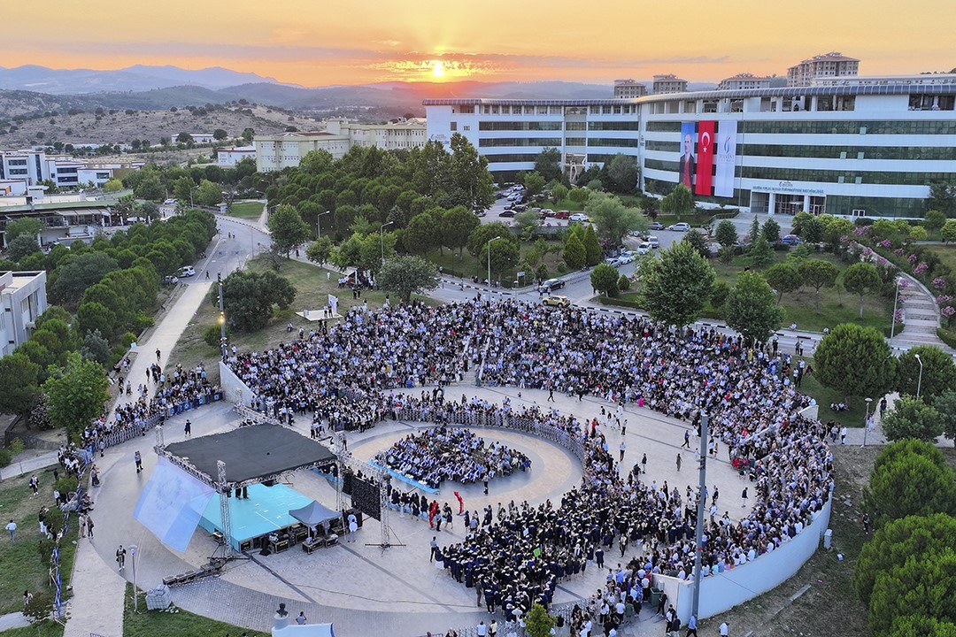 manisa-da-961-genc-muhendis-gelecege-kep-atti
